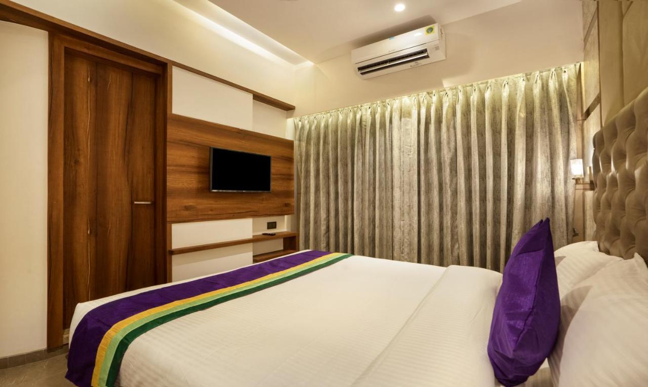 Treebo Premium Savera Inn Мумбаи Экстерьер фото